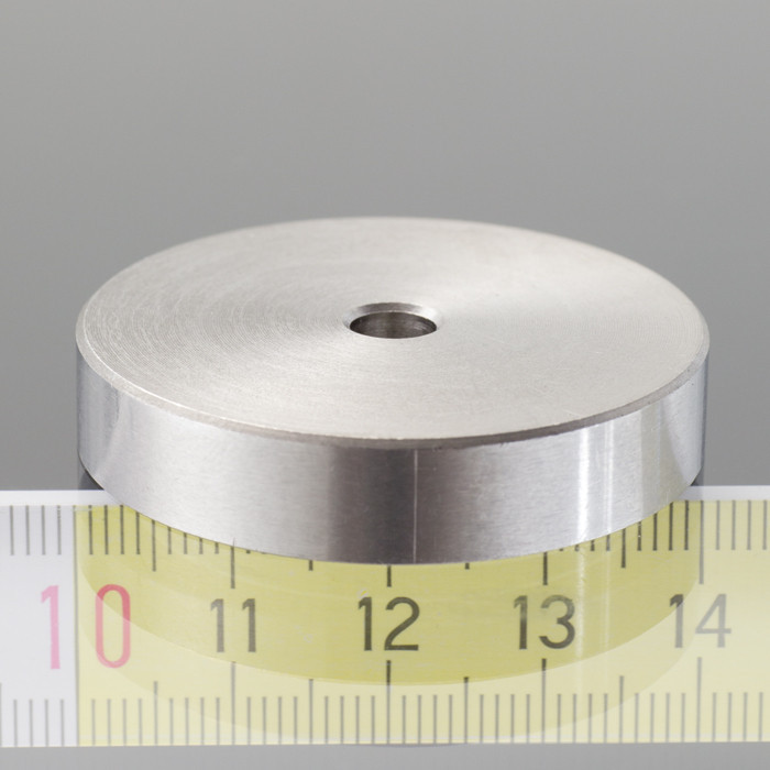 Soczewka magnetyczna śr.40 x wysokość 8 mm z otworem wewnętrznym śr. 5,5 mm