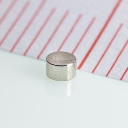 Miniaturowy magnes neodymowy walcowy o średnicy 2 mm i wysokości 1,2 mm