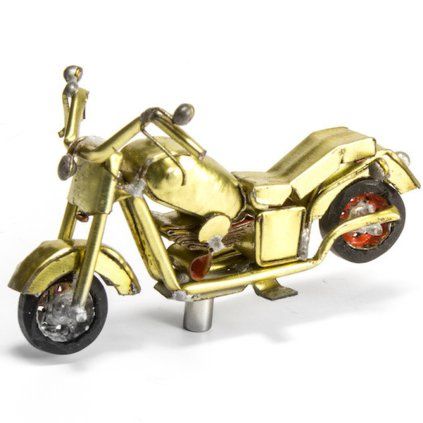 Złoty dekoracyjny magnes na lodówkę MadagasCAR w kształcie motocykla